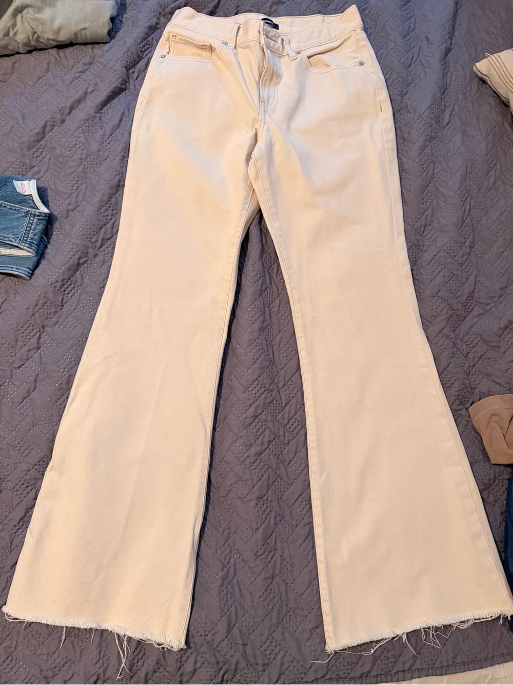 Express '70s Flare Mid Rise Jeans - Cream